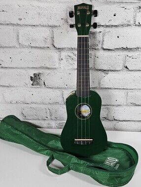 Mahalo U30G Green Soprano Ukulele 21 Inch with Matching Gig Bag Beginner